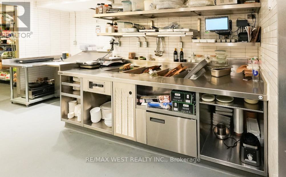 501 Bloor Street W, Toronto, Ontario  M5S 1Y2 - Photo 11 - C12775344