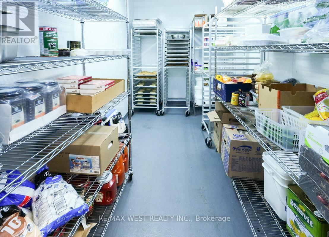 501 Bloor Street W, Toronto, Ontario  M5S 1Y2 - Photo 13 - C12775344