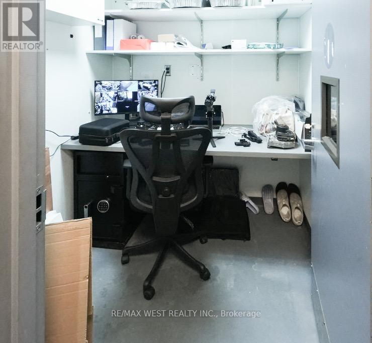 501 Bloor Street W, Toronto, Ontario  M5S 1Y2 - Photo 14 - C12775344