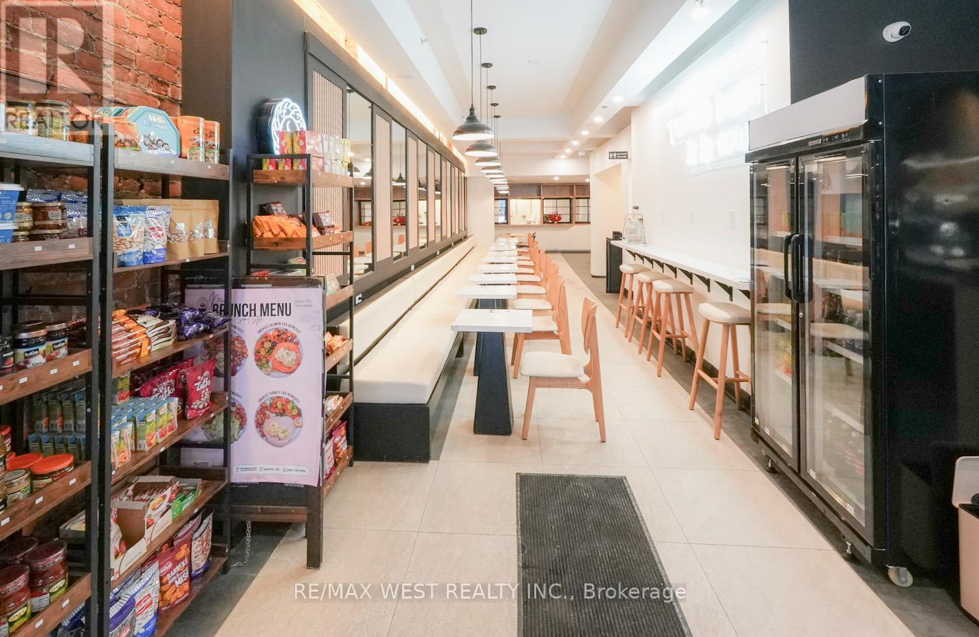 501 Bloor Street W, Toronto, Ontario  M5S 1Y2 - Photo 4 - C12775344