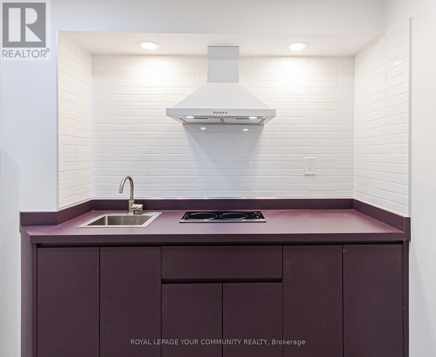 76 Brownstone Circle, Vaughan, Ontario  L4J 7P7 - Photo 4 - N12694558