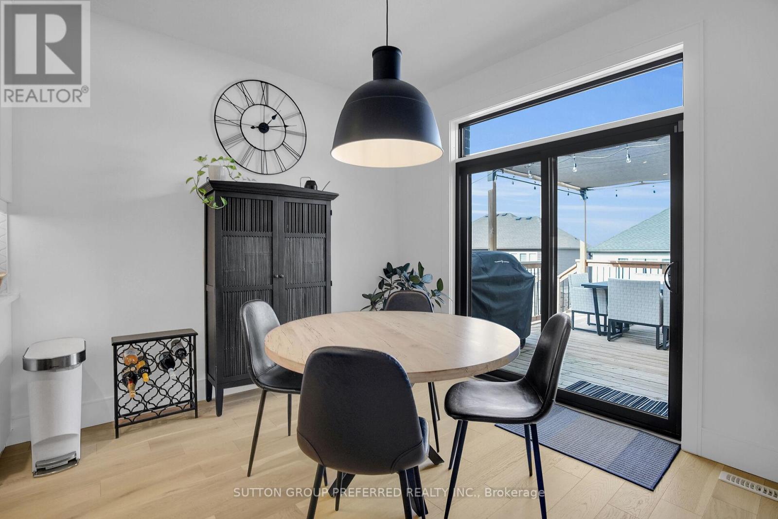 1928 Trailsway Drive, London South, Ontario  N6K 0K7 - Photo 9 - X12778160