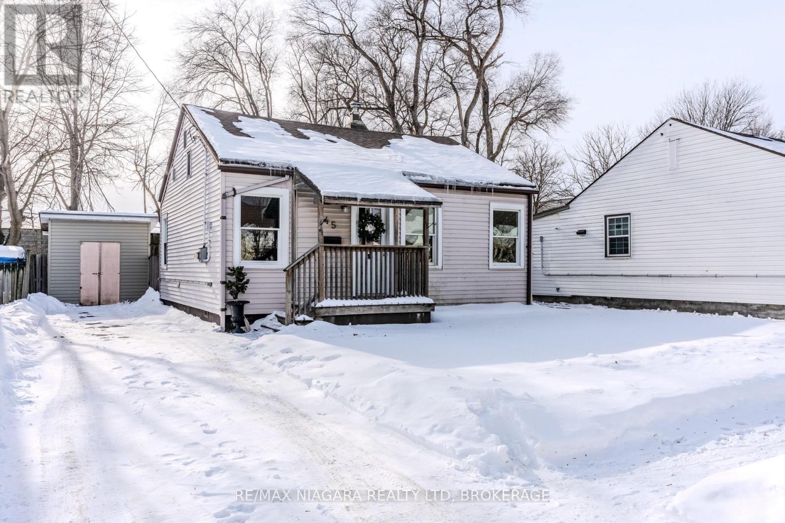 45 Plymouth Avenue, St. Catharines, Ontario  L2R 2X8 - Photo 1 - X12778120