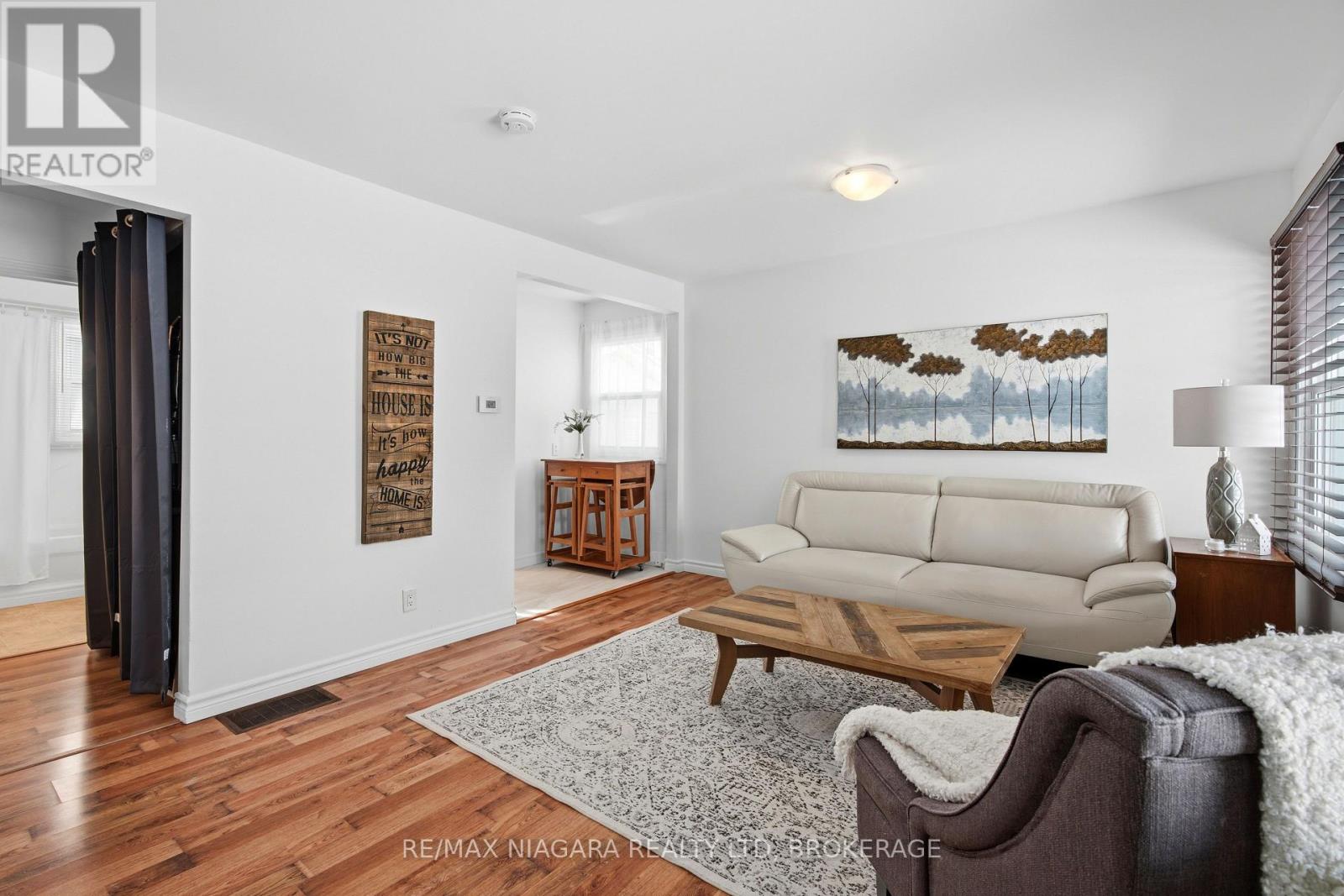 45 Plymouth Avenue, St. Catharines, Ontario  L2R 2X8 - Photo 6 - X12778120