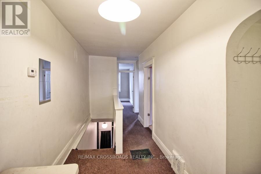 2nd Fl - 2001 Yonge Street, Toronto (Mount Pleasant West), Ontario  M4S 1Z8 - Photo 5 - C12778084