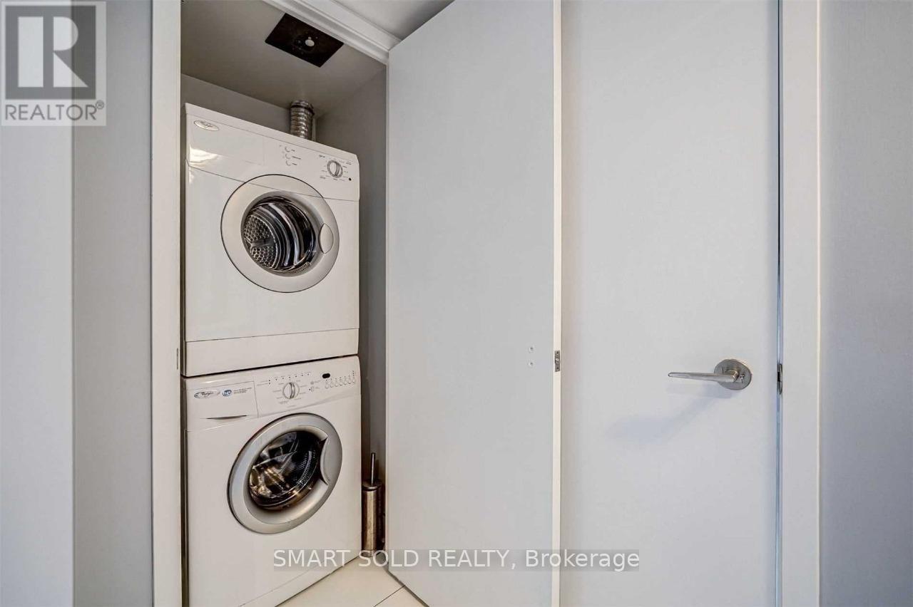 2311 - 85 Queens Wharf Road, Toronto, Ontario  M5V 0J9 - Photo 15 - C12778098