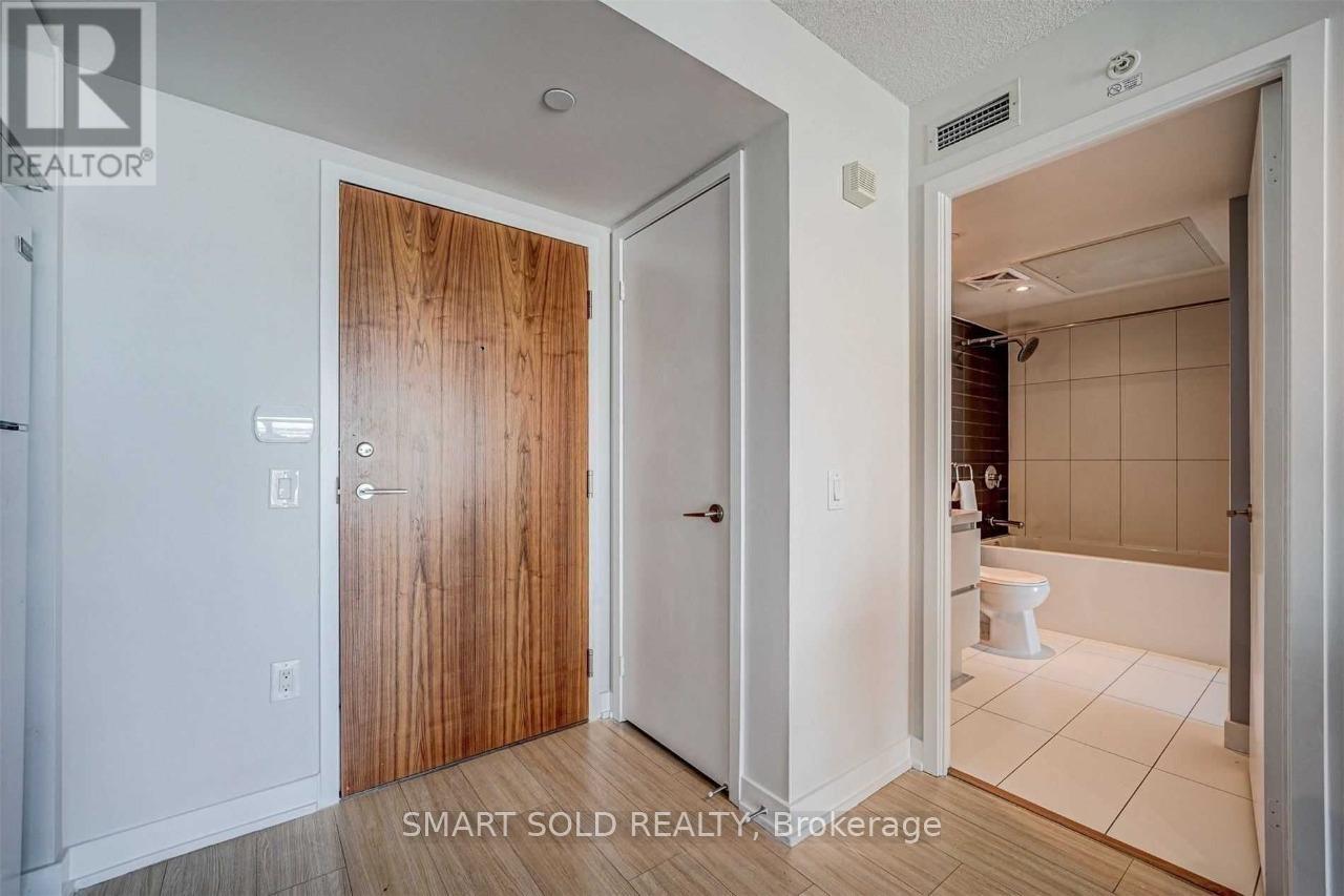 2311 - 85 Queens Wharf Road, Toronto, Ontario  M5V 0J9 - Photo 4 - C12778098