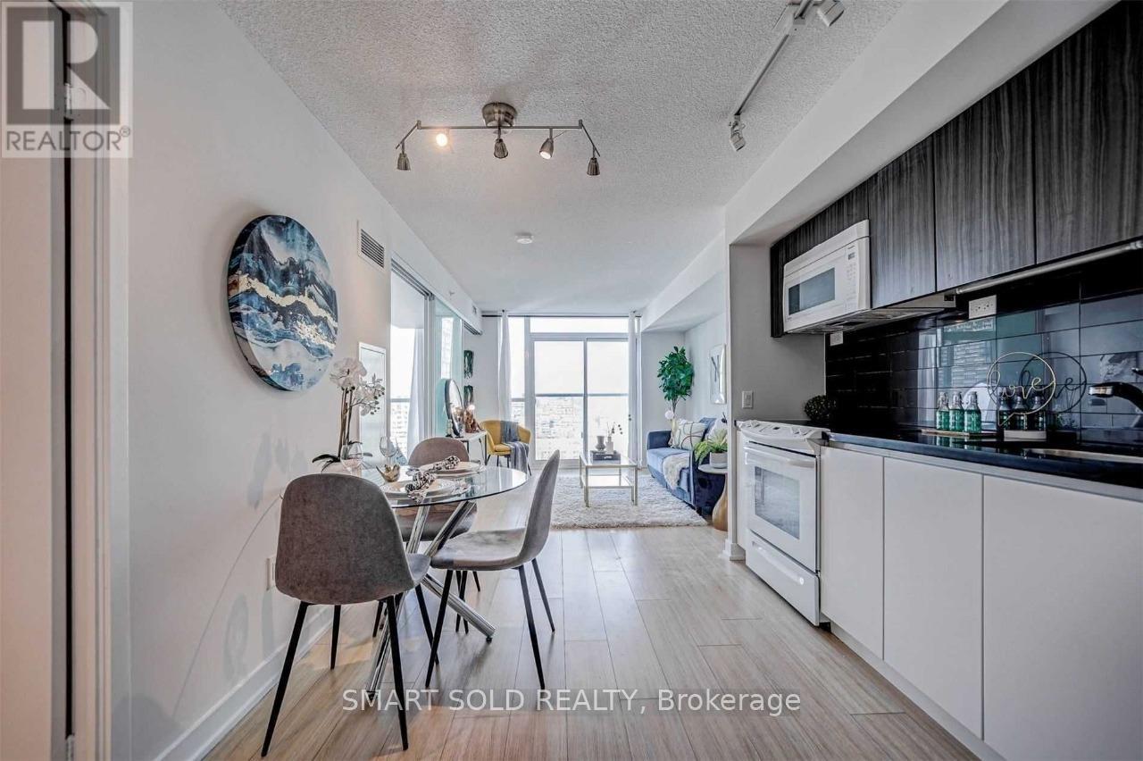 2311 - 85 Queens Wharf Road, Toronto, Ontario  M5V 0J9 - Photo 5 - C12778098