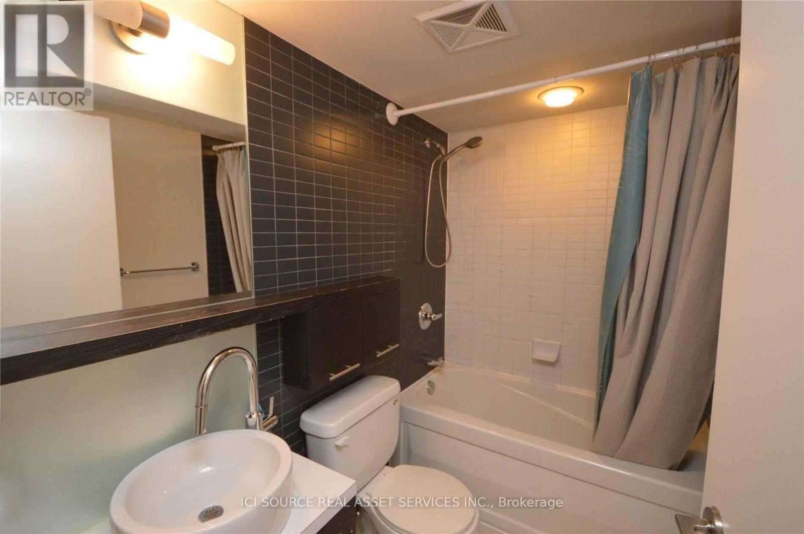 1306 - 25 Carlton Street, Toronto, Ontario  M5B 1L4 - Photo 9 - C12778140