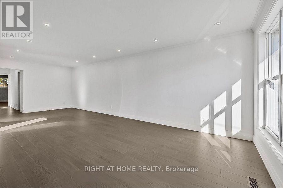 Main - 703 Sunnypoint Drive, Newmarket, Ontario  L3Y 2Z7 - Photo 11 - N12778106