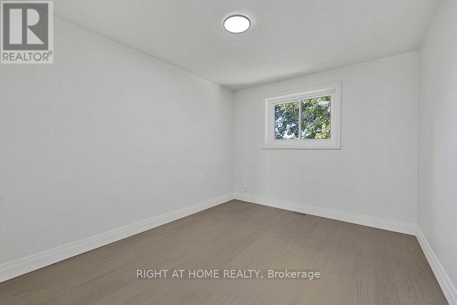 Main - 703 Sunnypoint Drive, Newmarket, Ontario  L3Y 2Z7 - Photo 12 - N12778106