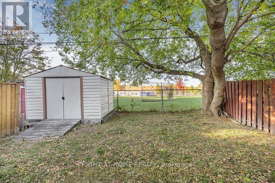 Main - 703 Sunnypoint Drive, Newmarket, Ontario  L3Y 2Z7 - Photo 23 - N12778106