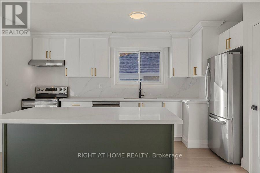 Main - 703 Sunnypoint Drive, Newmarket, Ontario  L3Y 2Z7 - Photo 6 - N12778106