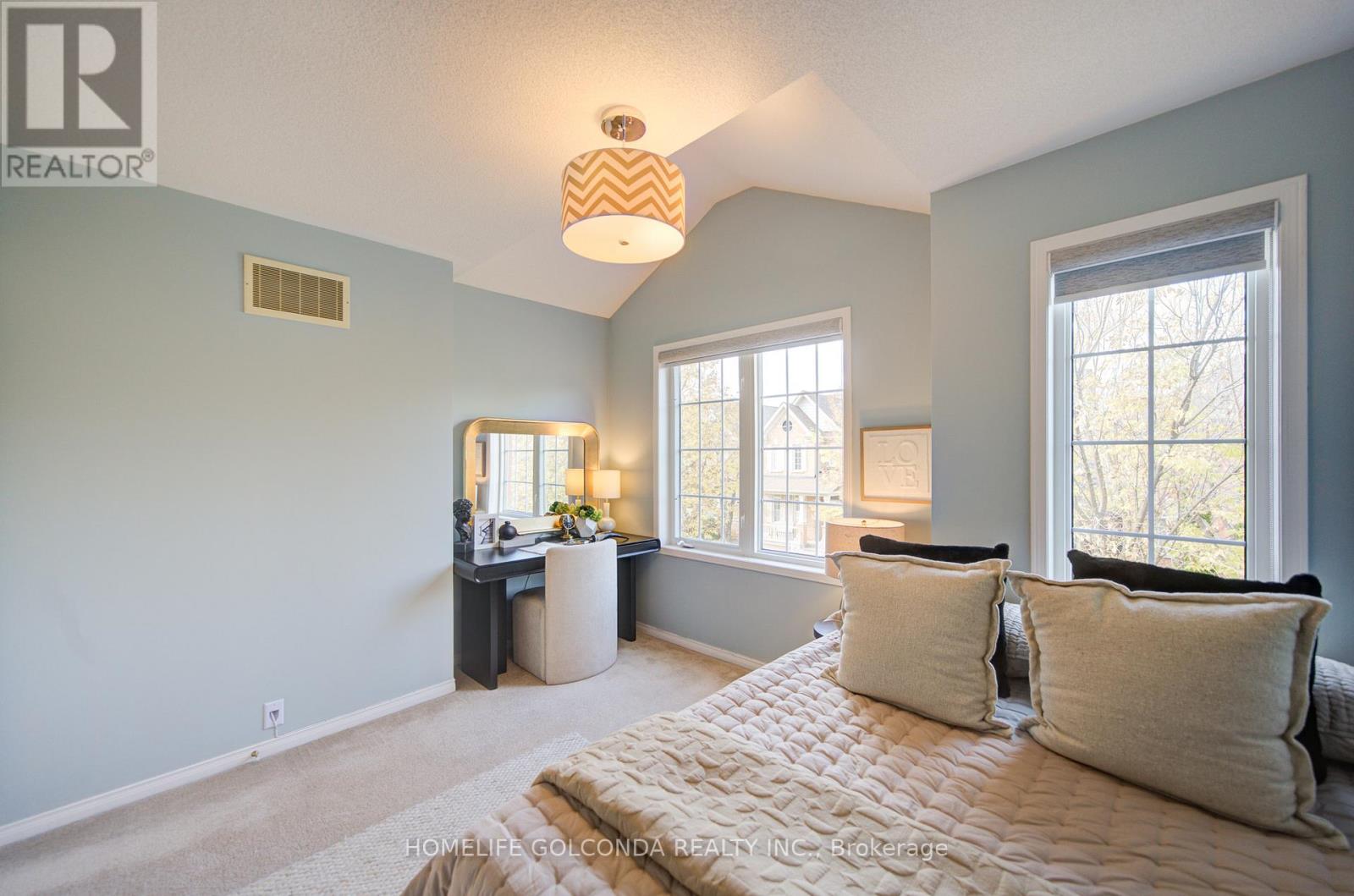 27 Lindcrest Manor, Markham, Ontario  L6B 0A7 - Photo 25 - N12778162