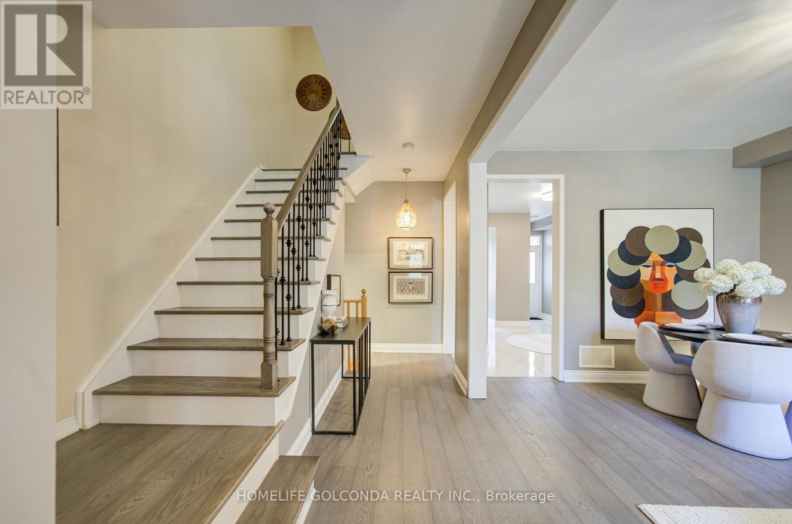 27 Lindcrest Manor, Markham, Ontario  L6B 0A7 - Photo 3 - N12778162