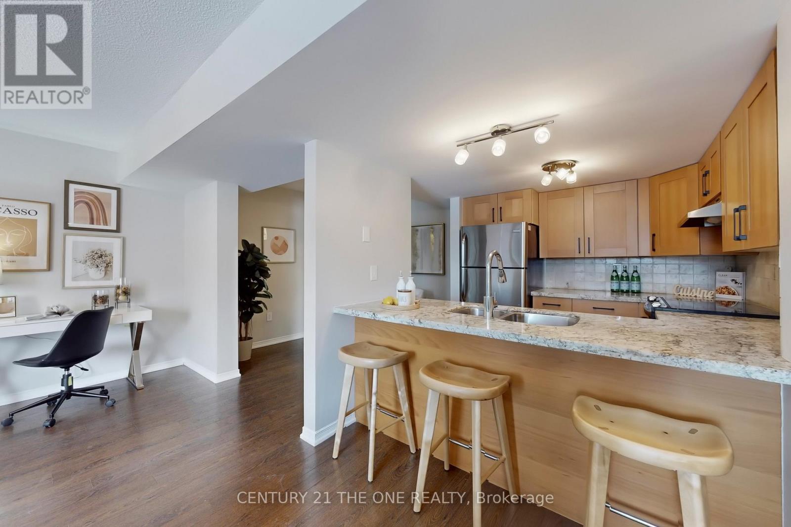 1004 - 75 Weldrick Road E, Richmond Hill, Ontario  L4C 0H9 - Photo 12 - N12778168