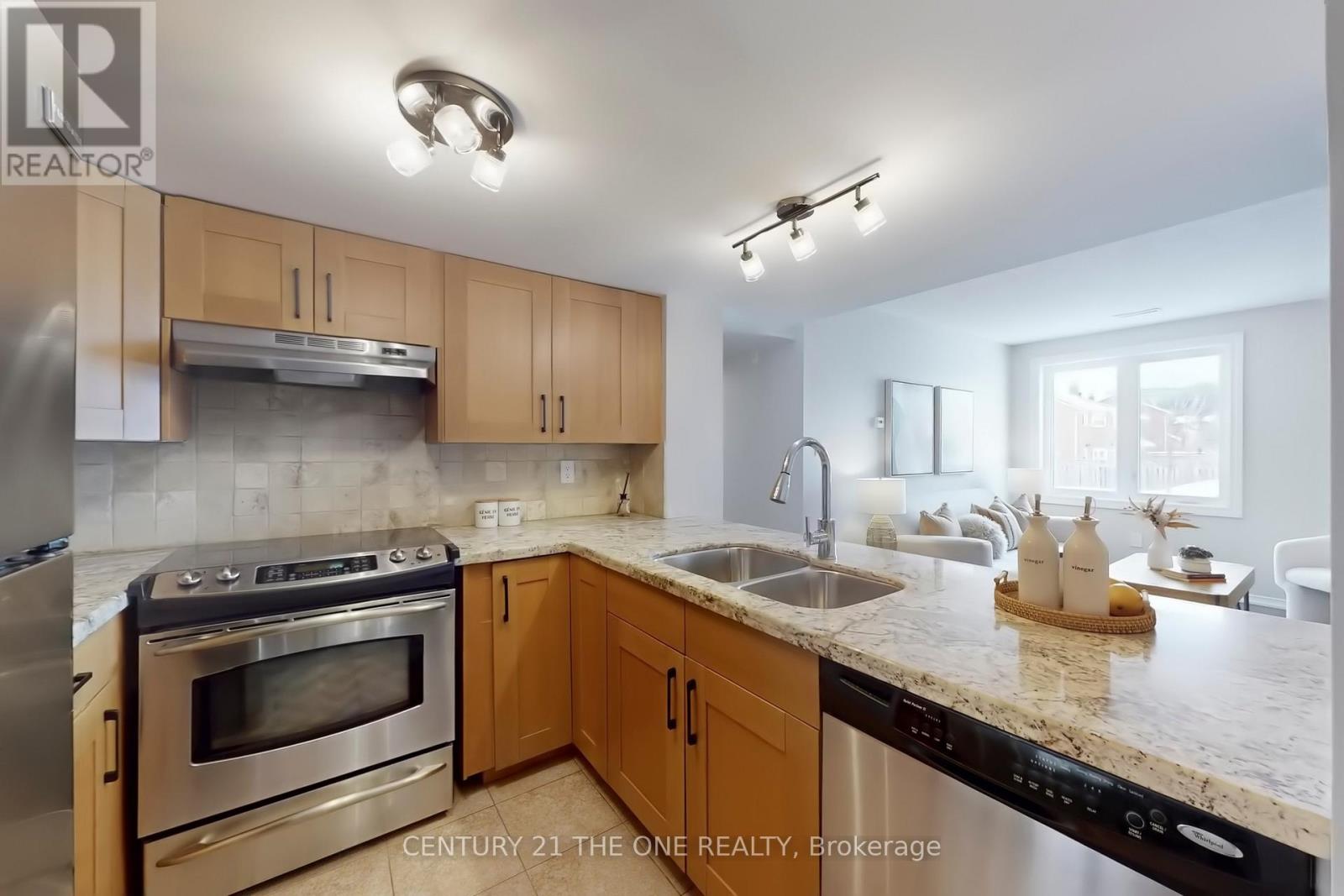 1004 - 75 Weldrick Road E, Richmond Hill, Ontario  L4C 0H9 - Photo 13 - N12778168