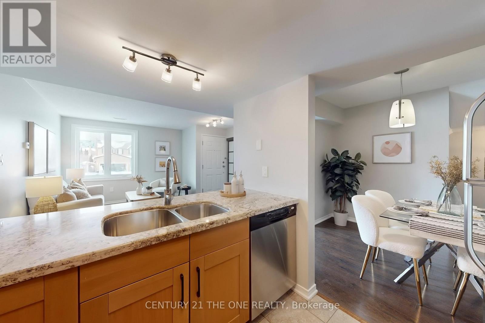 1004 - 75 Weldrick Road E, Richmond Hill, Ontario  L4C 0H9 - Photo 15 - N12778168