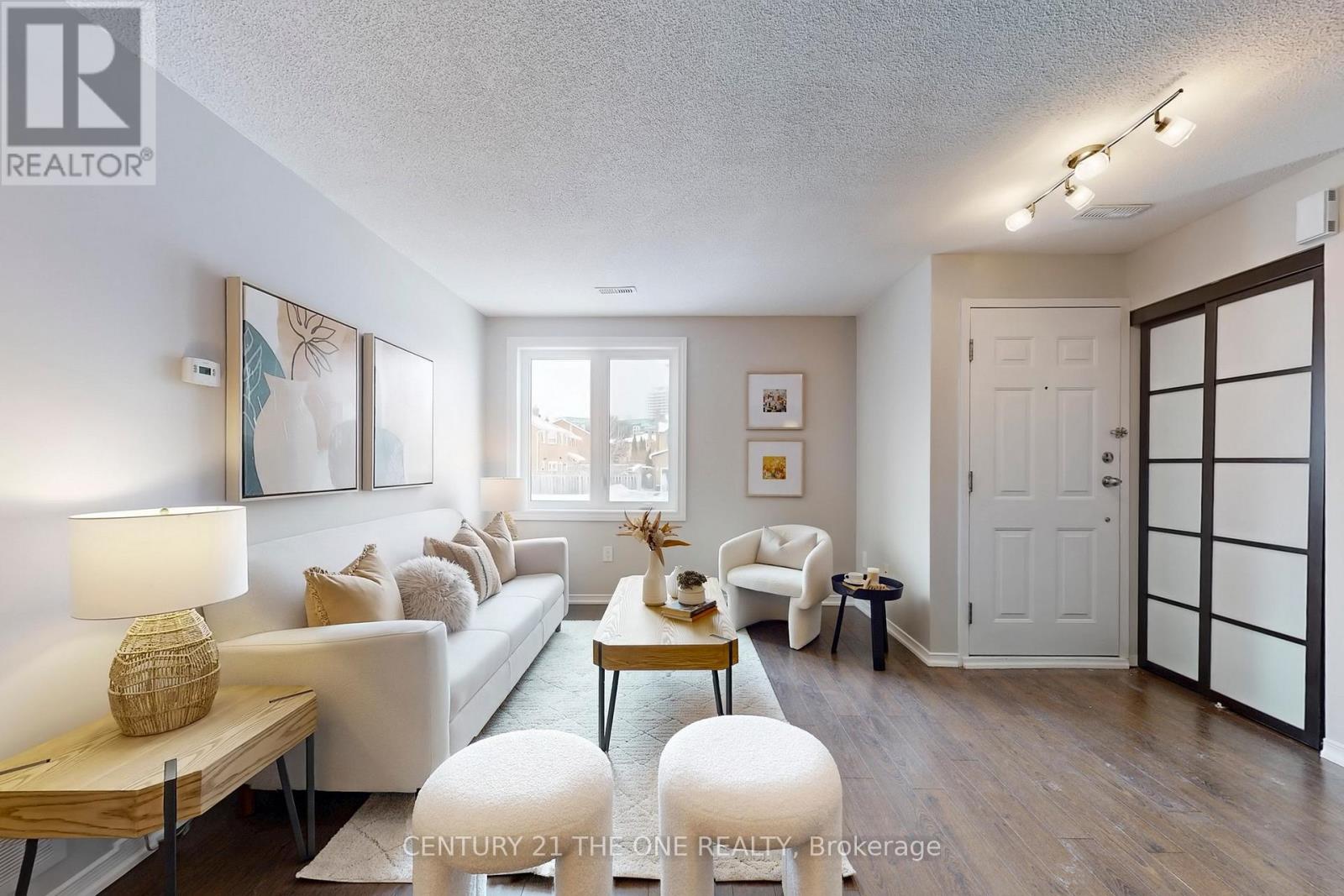 1004 - 75 Weldrick Road E, Richmond Hill, Ontario  L4C 0H9 - Photo 4 - N12778168