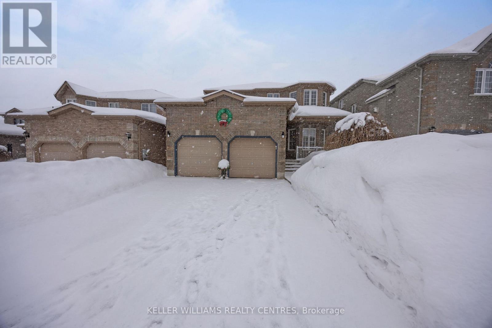 13 Surrey Drive Drive, Barrie (Little Lake), Ontario  L4M 0C5 - Photo 1 - S12778122