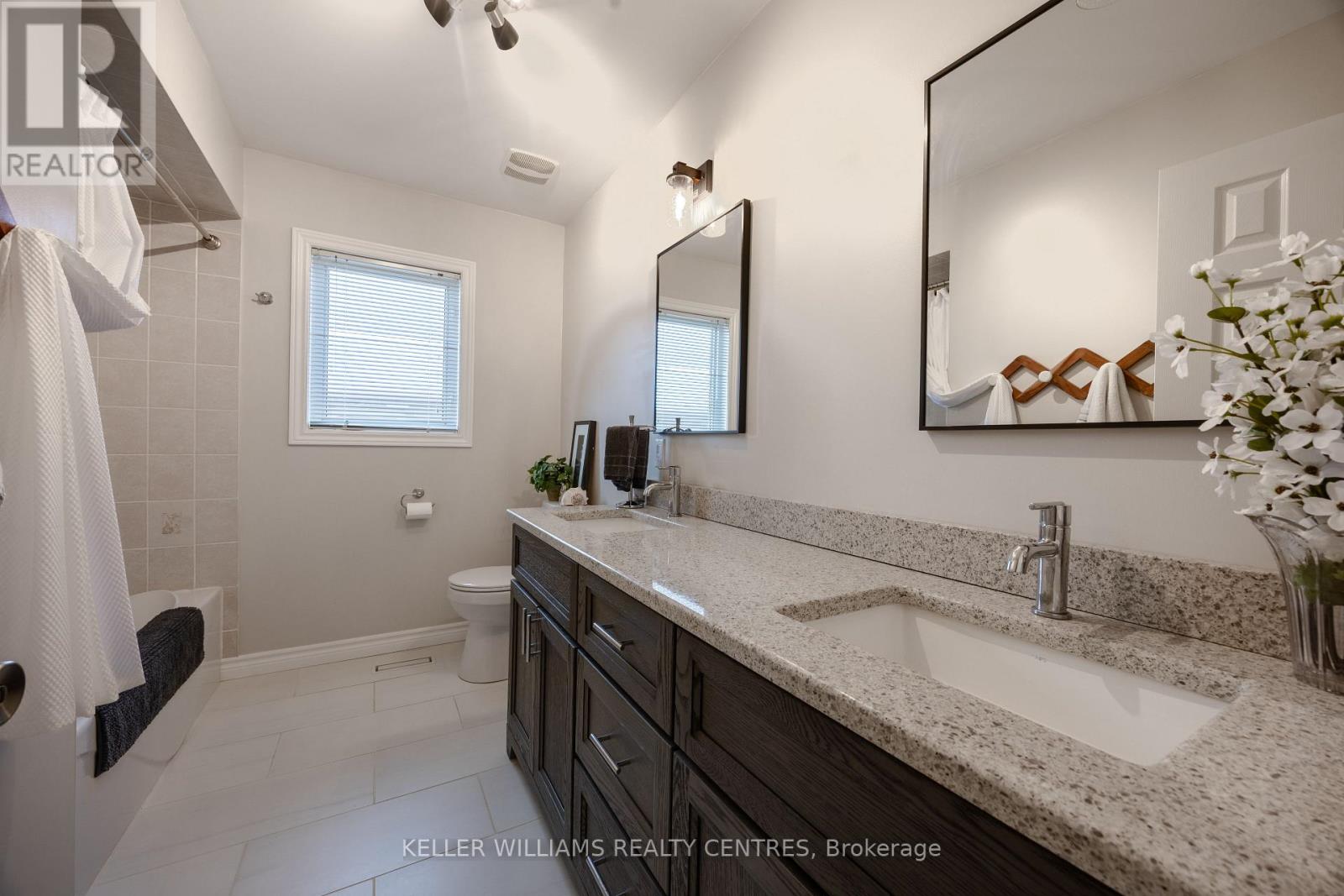 13 Surrey Drive Drive, Barrie (Little Lake), Ontario  L4M 0C5 - Photo 26 - S12778122