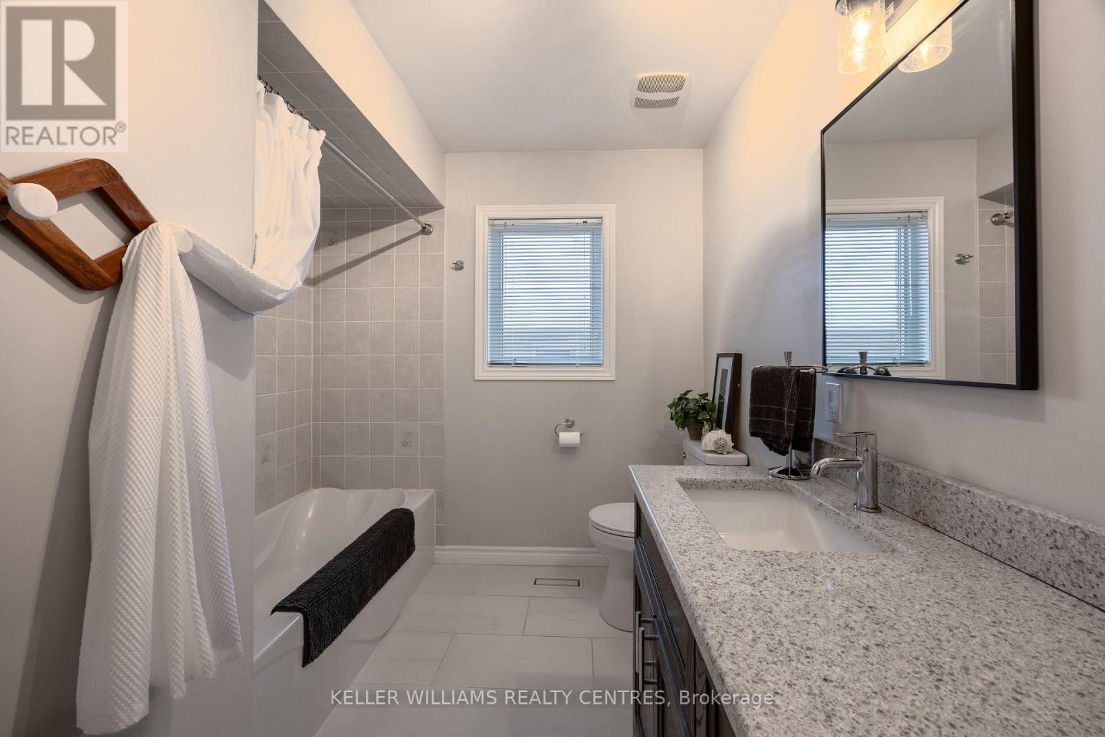 13 Surrey Drive Drive, Barrie (Little Lake), Ontario  L4M 0C5 - Photo 27 - S12778122