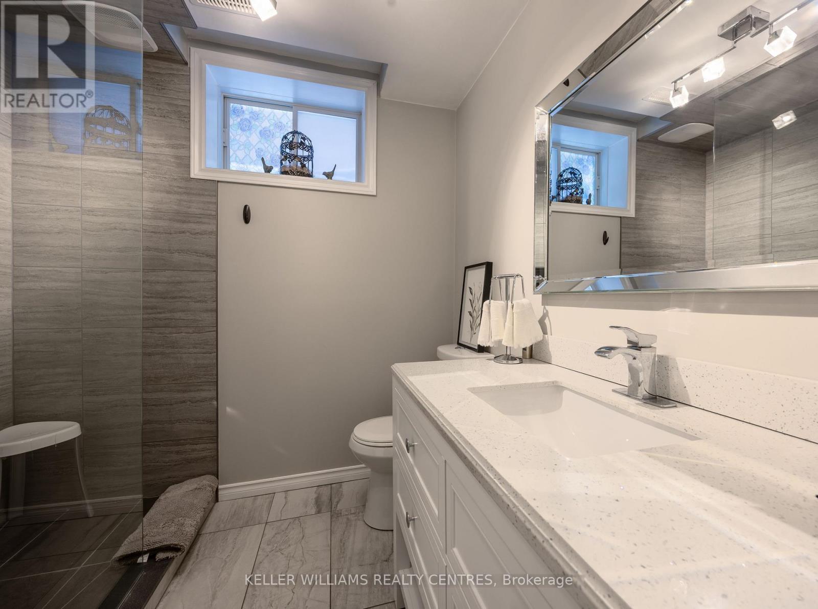 13 Surrey Drive Drive, Barrie (Little Lake), Ontario  L4M 0C5 - Photo 34 - S12778122