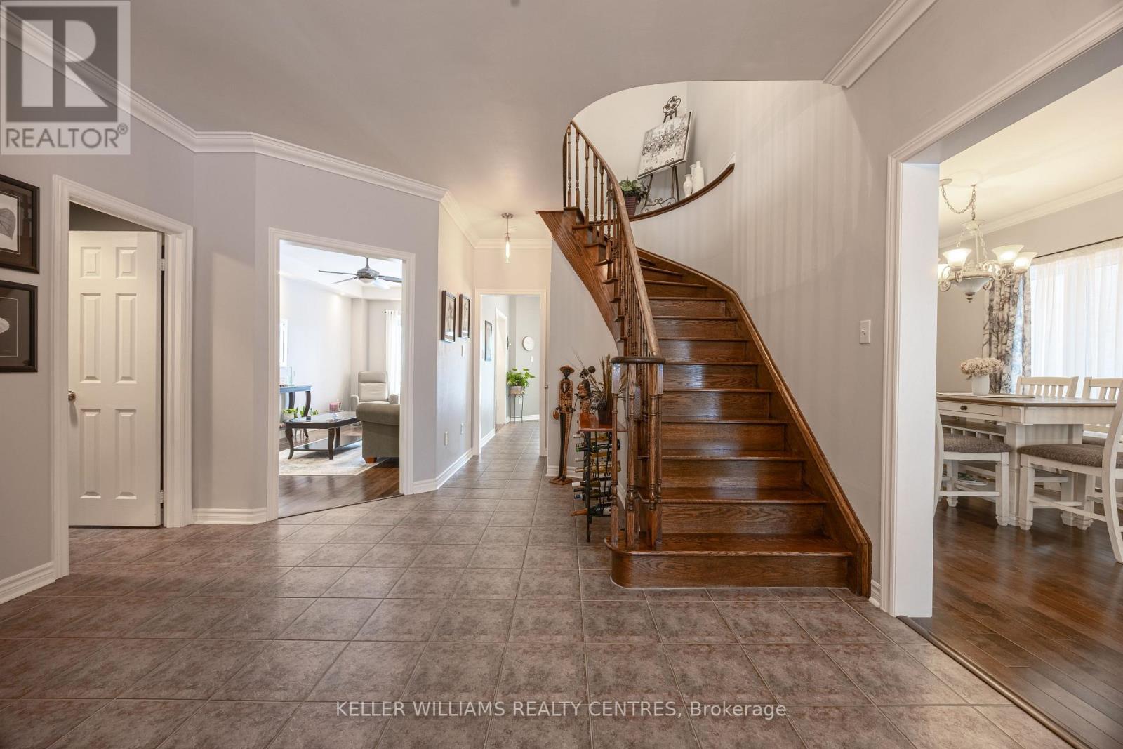 13 Surrey Drive Drive, Barrie (Little Lake), Ontario  L4M 0C5 - Photo 4 - S12778122