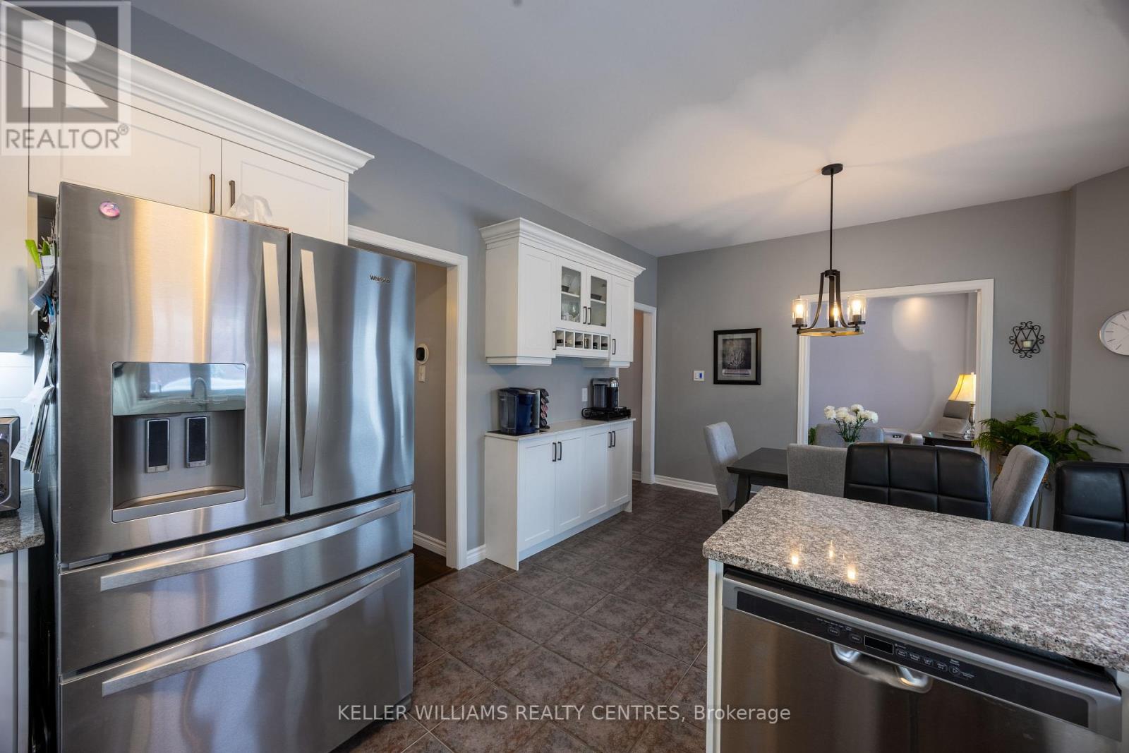 13 Surrey Drive Drive, Barrie (Little Lake), Ontario  L4M 0C5 - Photo 7 - S12778122