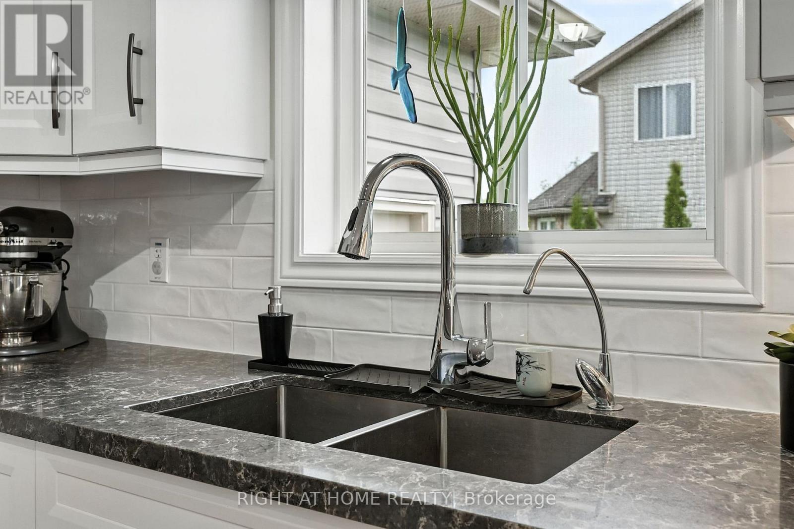 16 O'neill Circle, Springwater (Phelpston), Ontario  L0L 2K0 - Photo 14 - S12778134