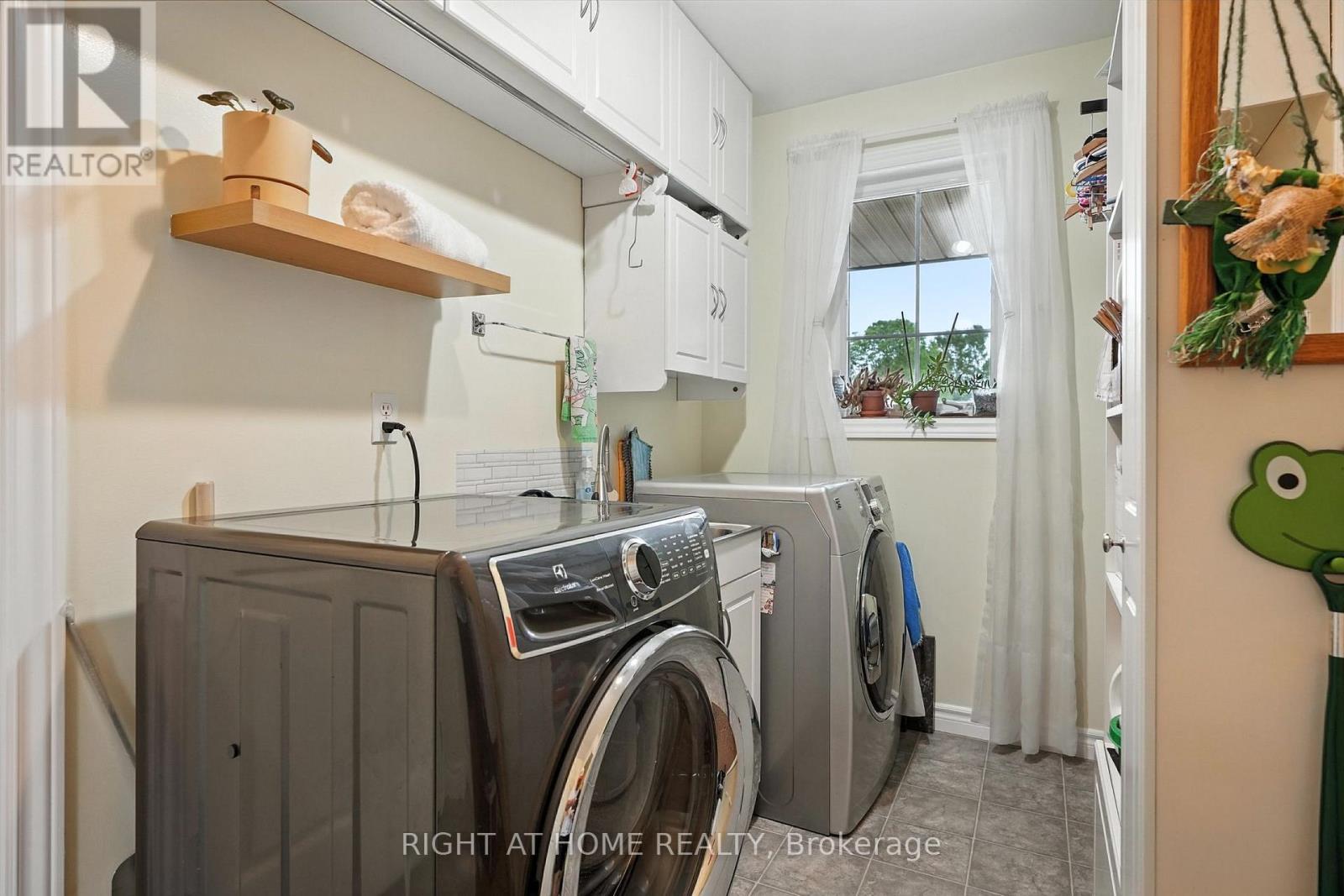 16 O'neill Circle, Springwater (Phelpston), Ontario  L0L 2K0 - Photo 19 - S12778134