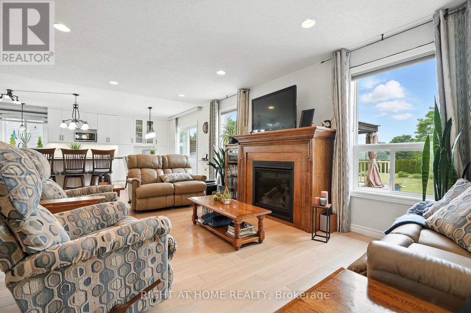 16 O'neill Circle, Springwater (Phelpston), Ontario  L0L 2K0 - Photo 9 - S12778134