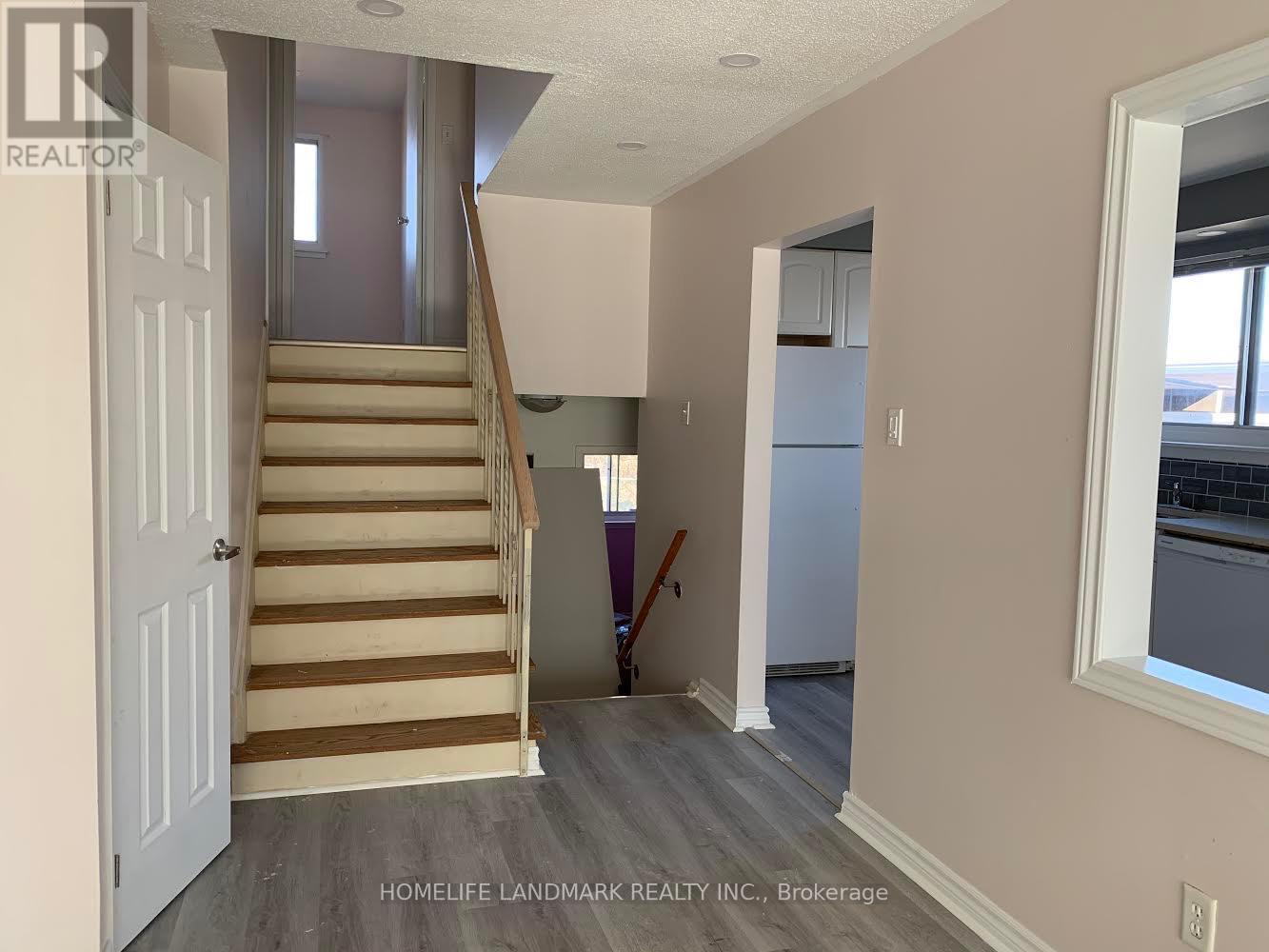 (Upper) - 35 Edenridge Drive, Brampton, Ontario  L6T 3A9 - Photo 11 - W12778112