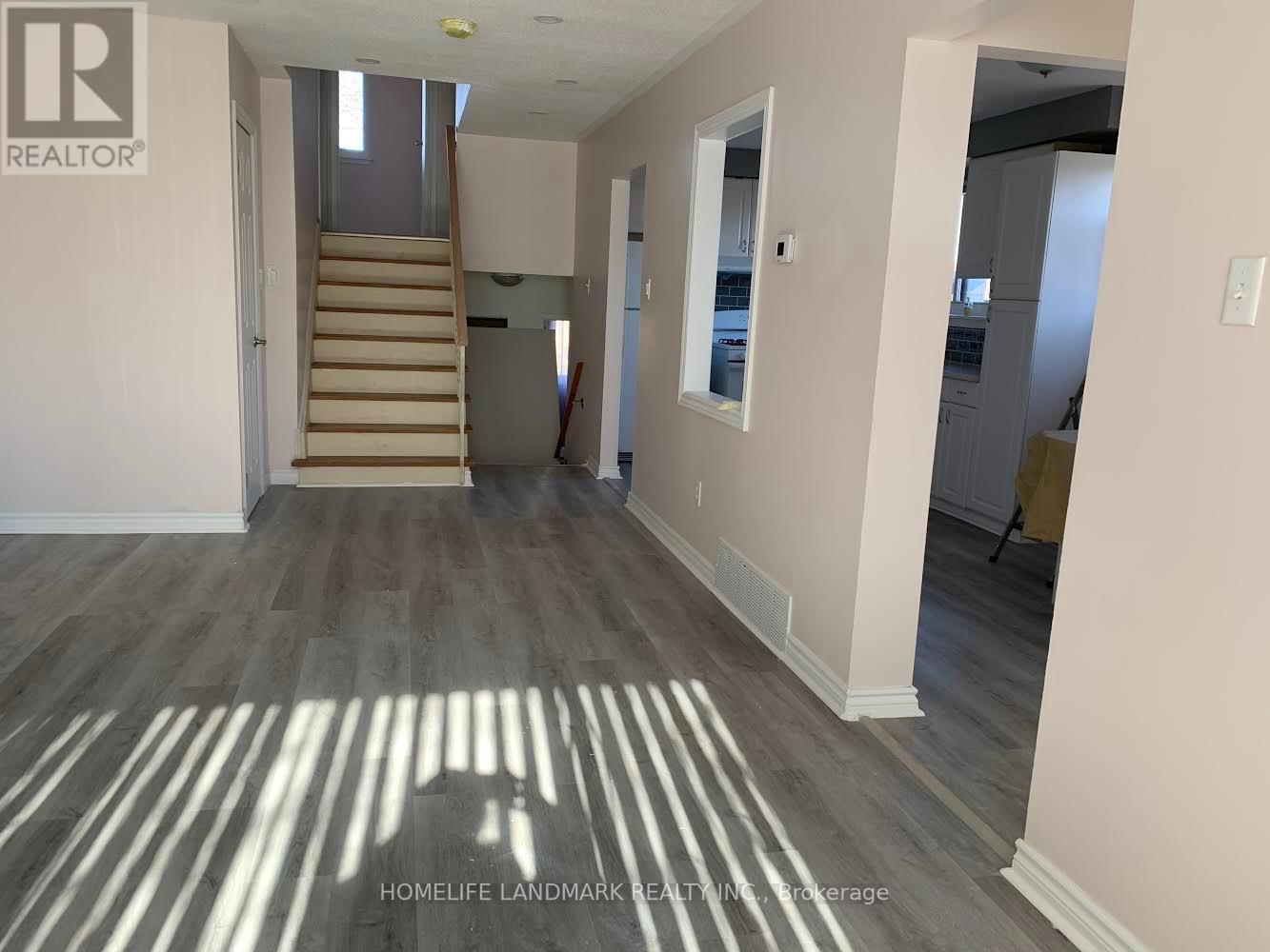 (Upper) - 35 Edenridge Drive, Brampton, Ontario  L6T 3A9 - Photo 4 - W12778112