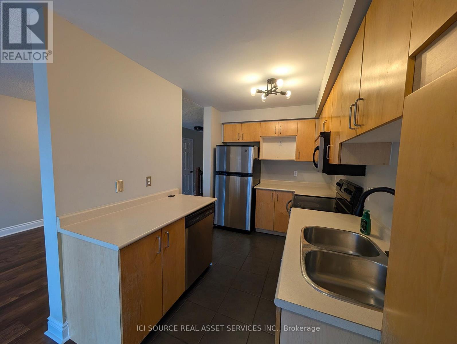 21 - 1480 Britannia Road W, Mississauga, Ontario  L5V 2K4 - Photo 11 - W12778152