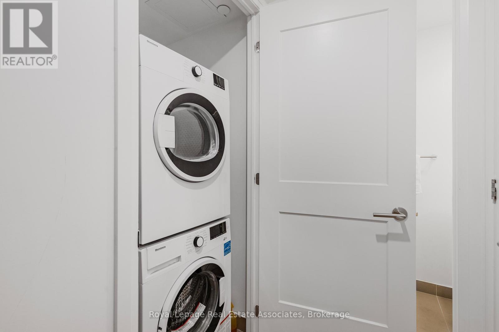 805 - 21 Park Street E, Mississauga, Ontario  L5G 0C2 - Photo 13 - W12778170