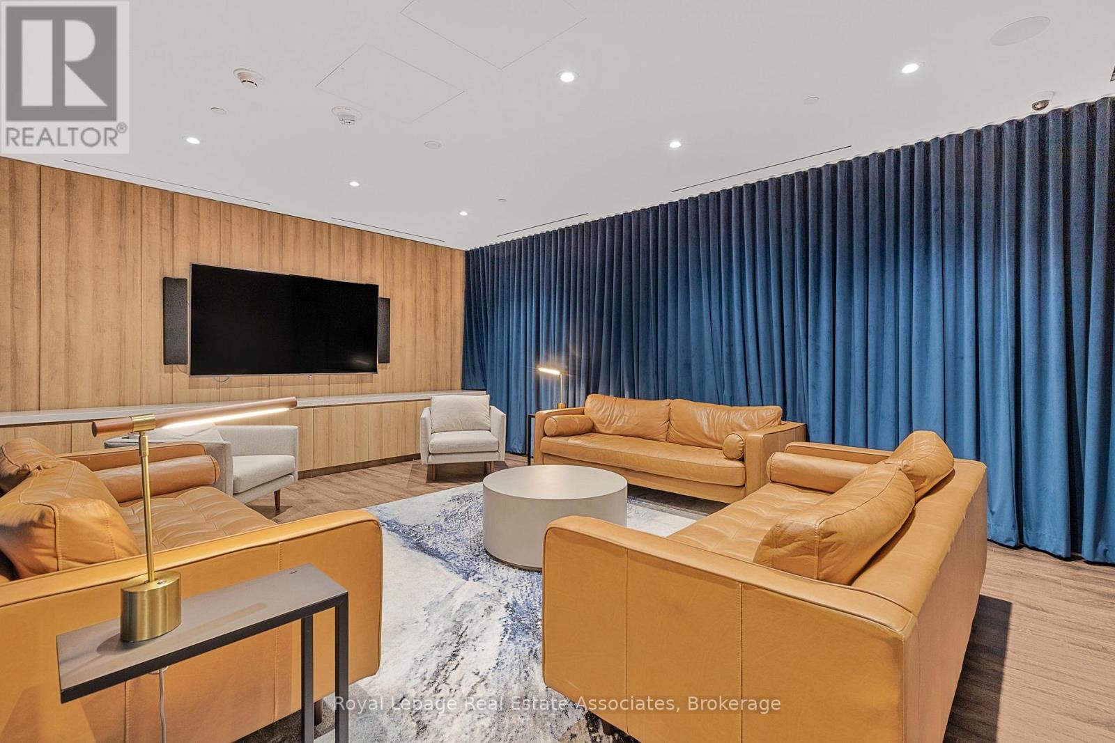 805 - 21 Park Street E, Mississauga, Ontario  L5G 0C2 - Photo 25 - W12778170