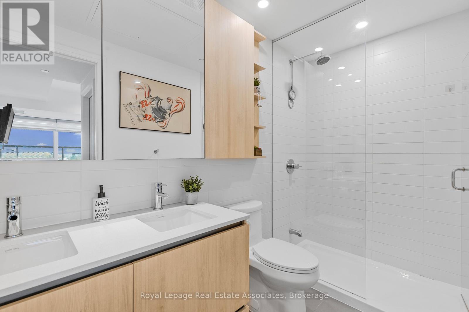 805 - 21 Park Street E, Mississauga, Ontario  L5G 0C2 - Photo 8 - W12778170