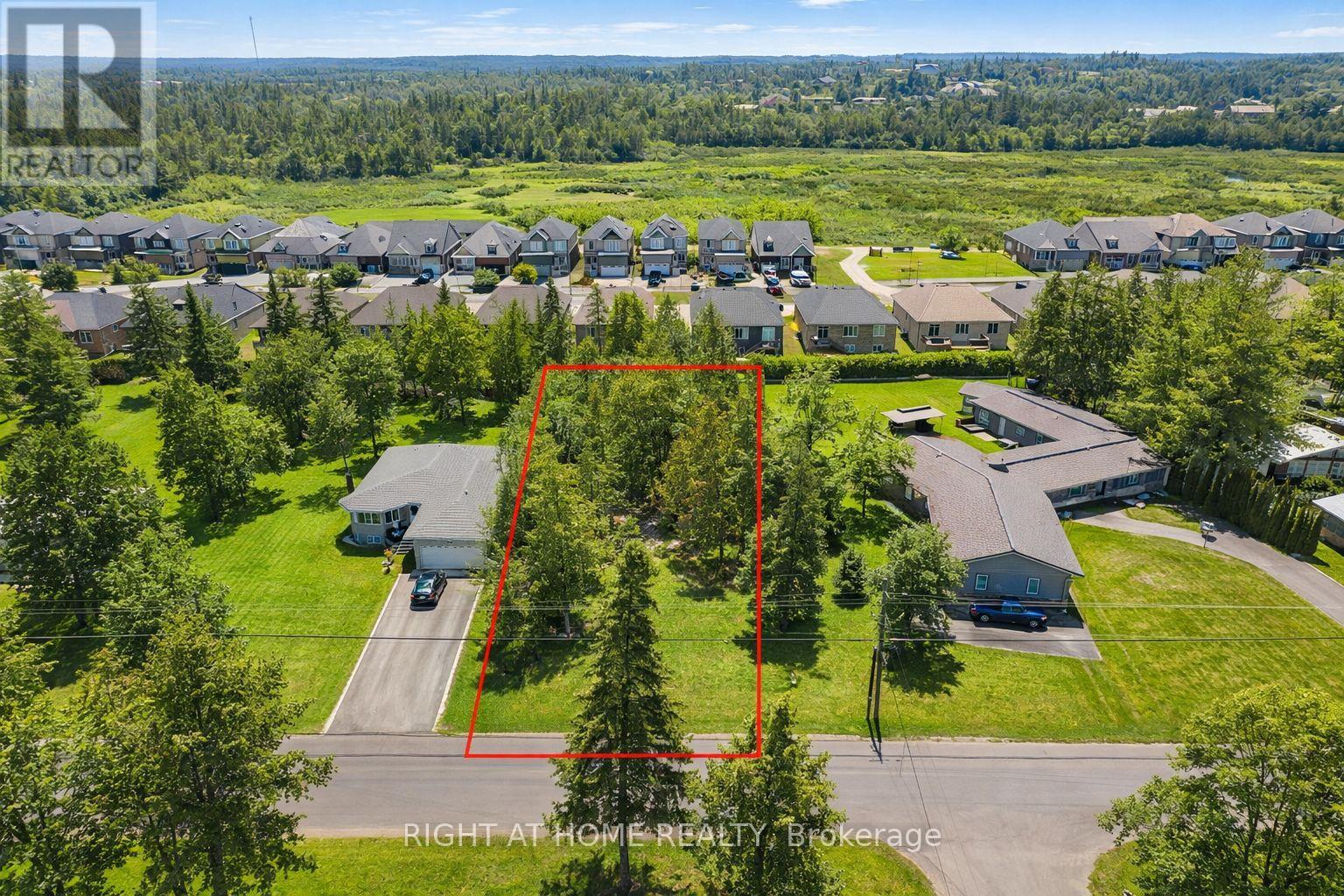 239 FRONT STREET W, Kawartha Lakes, Ontario