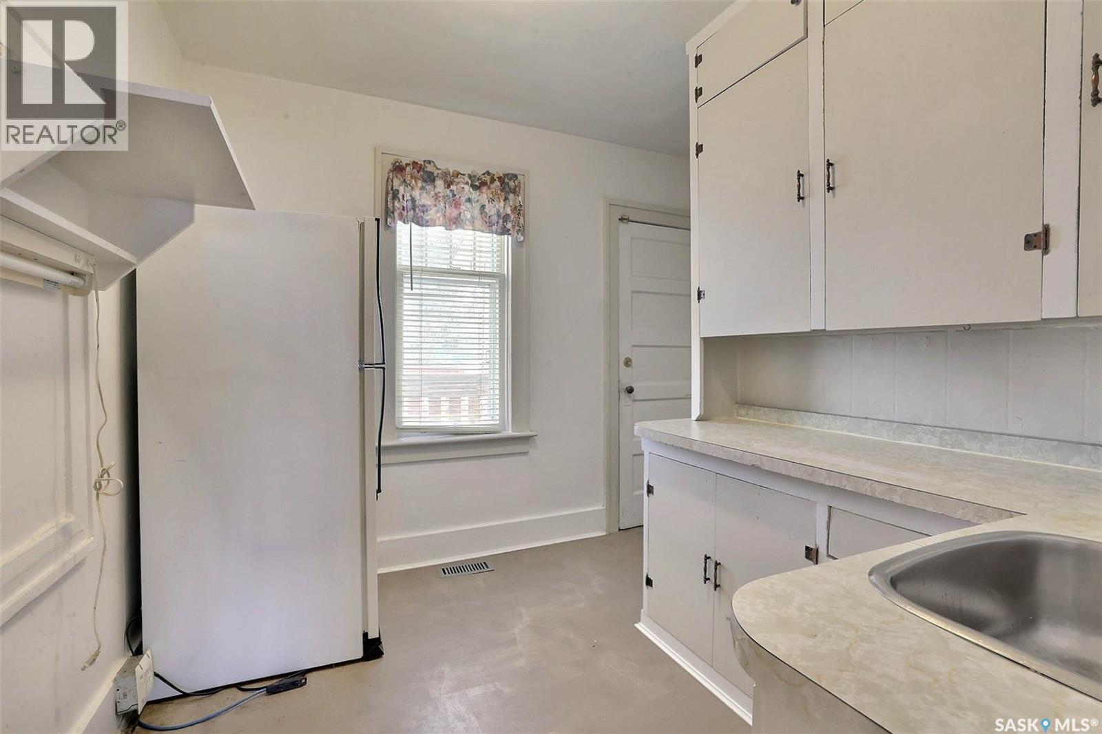 2041 Mctavish Street, Regina, Saskatchewan  S4T 3W8 - Photo 9 - SK028356