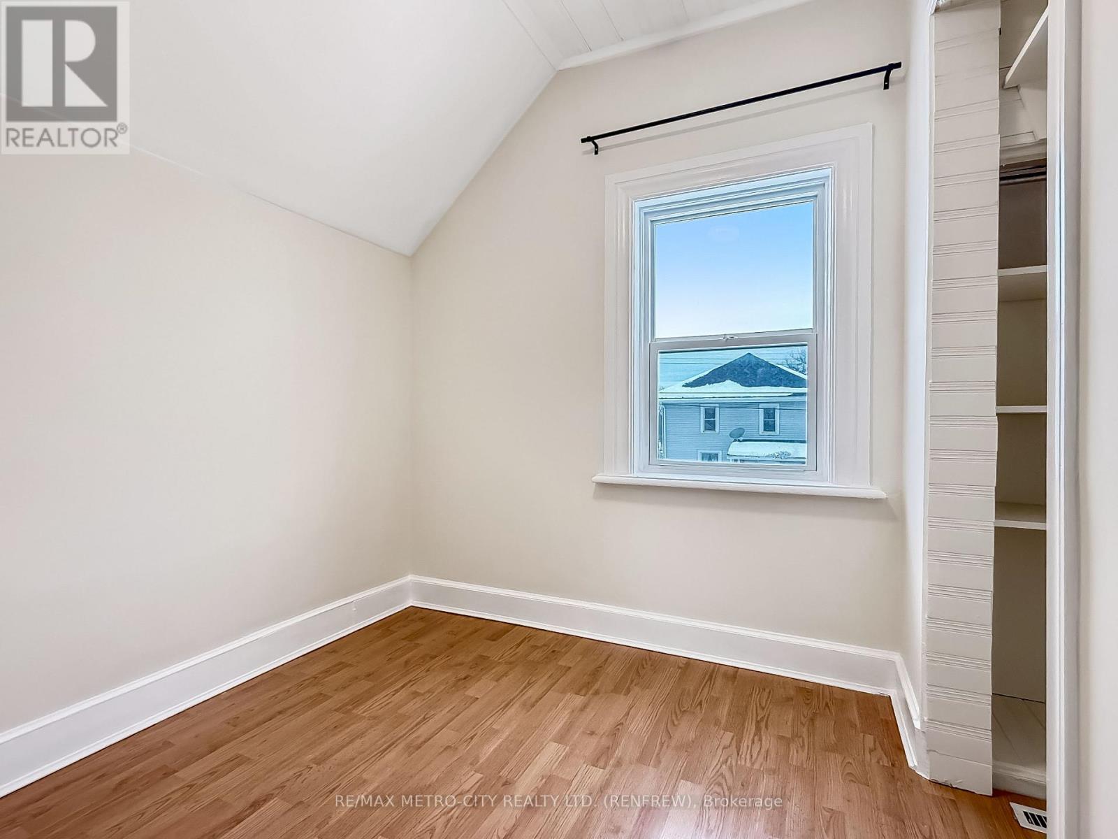 148 Farewell Street, Renfrew, Ontario  K7V 2H4 - Photo 18 - X12778178