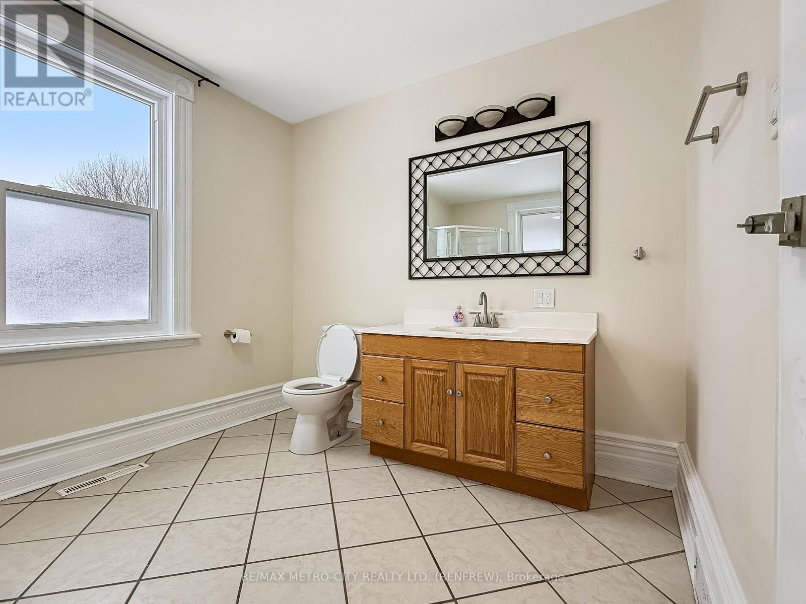 148 Farewell Street, Renfrew, Ontario  K7V 2H4 - Photo 21 - X12778178