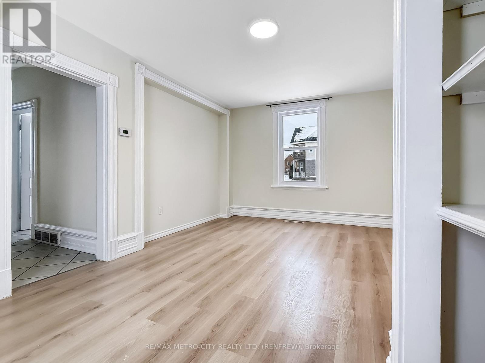 148 Farewell Street, Renfrew, Ontario  K7V 2H4 - Photo 9 - X12778178