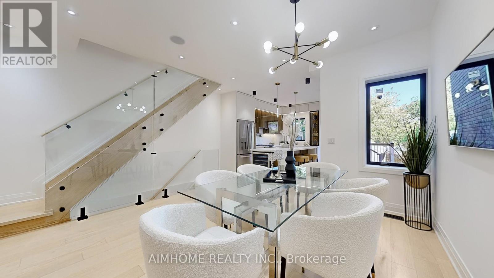 38 Sparkhall Avenue, Toronto, Ontario  M4K 1G5 - Photo 11 - E12778184