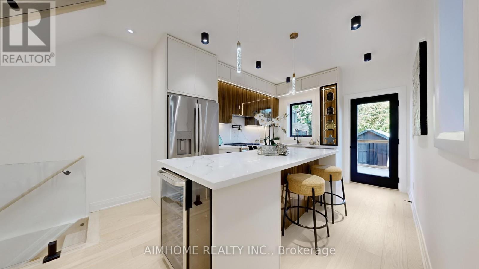 38 Sparkhall Avenue, Toronto, Ontario  M4K 1G5 - Photo 13 - E12778184