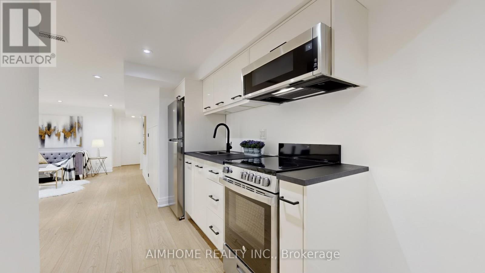 38 Sparkhall Avenue, Toronto, Ontario  M4K 1G5 - Photo 34 - E12778184