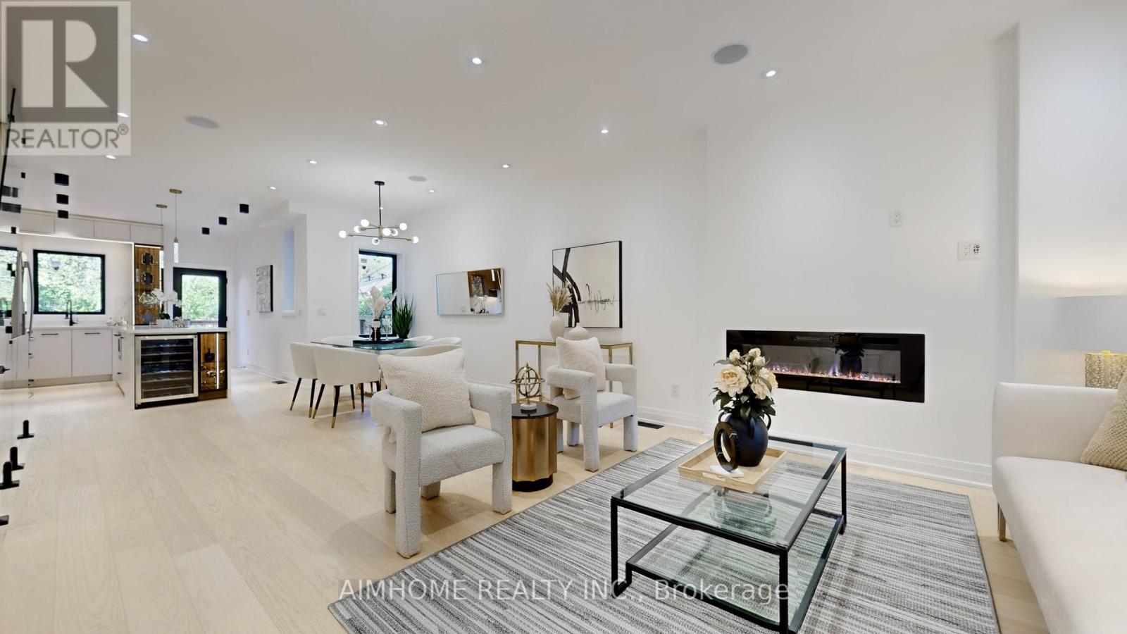 38 Sparkhall Avenue, Toronto, Ontario  M4K 1G5 - Photo 6 - E12778184