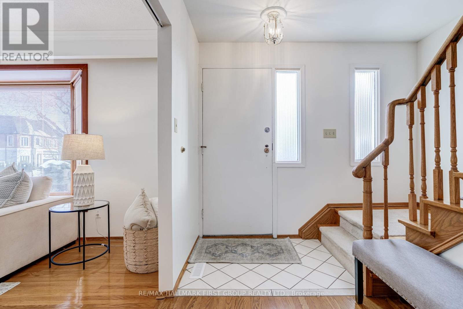 731 Breezy Drive, Pickering, Ontario  L1W 2X6 - Photo 5 - E12778202