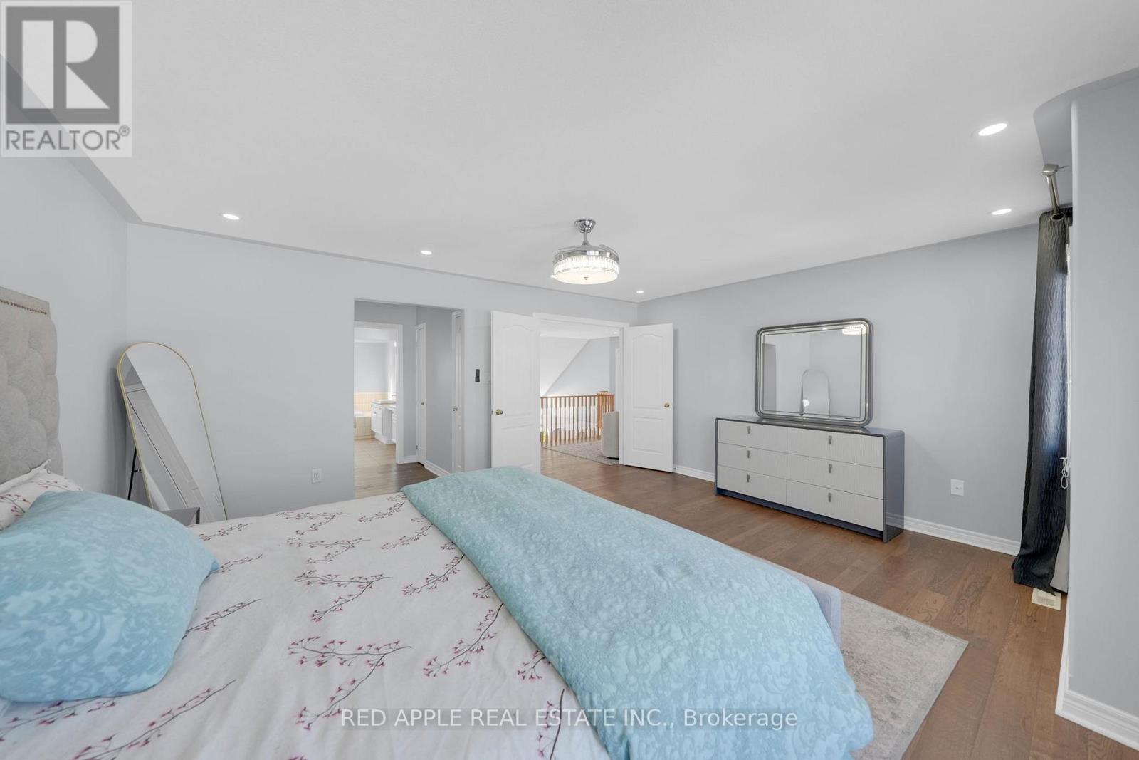 8 Strathmore Place, Barrie, Ontario  L4N 0K1 - Photo 17 - S12778200