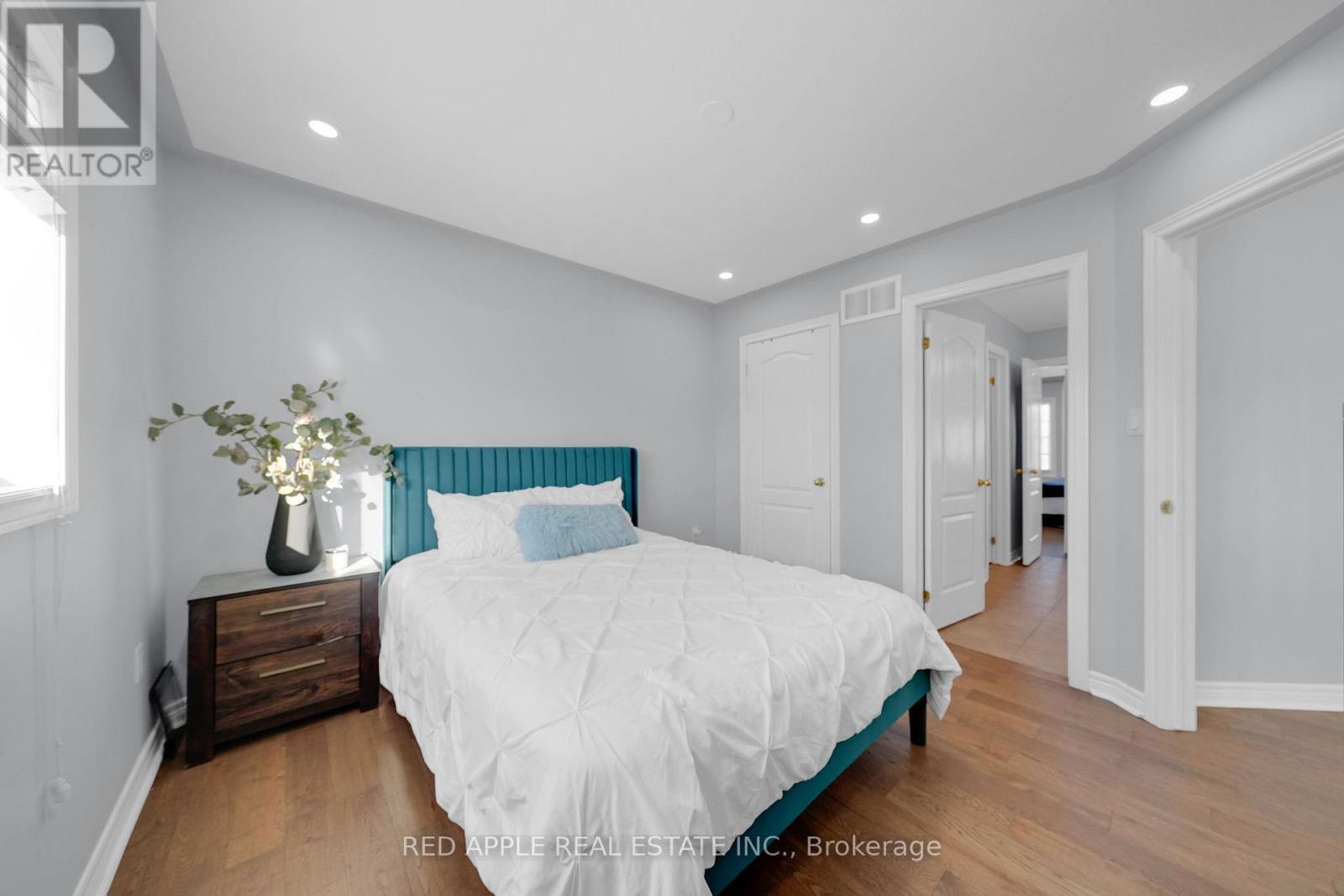 8 Strathmore Place, Barrie, Ontario  L4N 0K1 - Photo 20 - S12778200